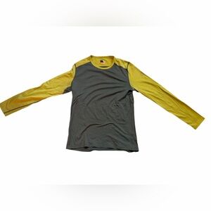 Icebreaker Men's Yellow and Gray Long Sleeve base layer size medium
